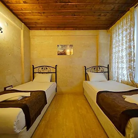 Cave Rooms&pool Отель Гореме