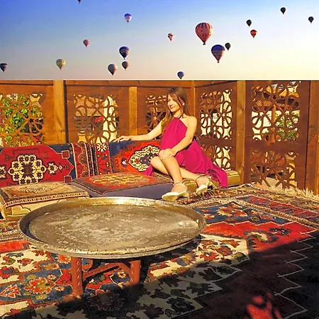 Cave Rooms&pool 3* Гореме