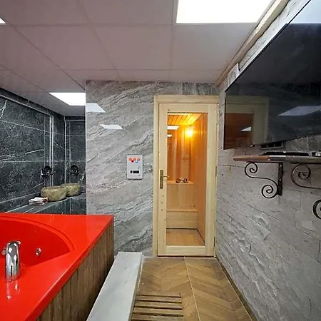Cave Rooms&pool Гореме