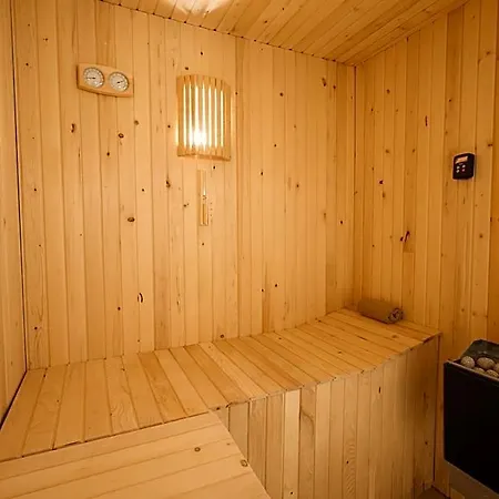 Cave Rooms&pool Отель