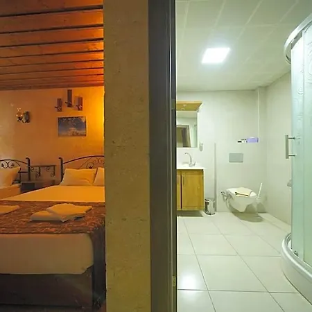Отель Cave Rooms&pool 3*