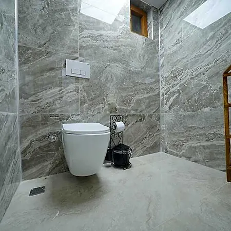 Cave Rooms&pool Отель Гореме